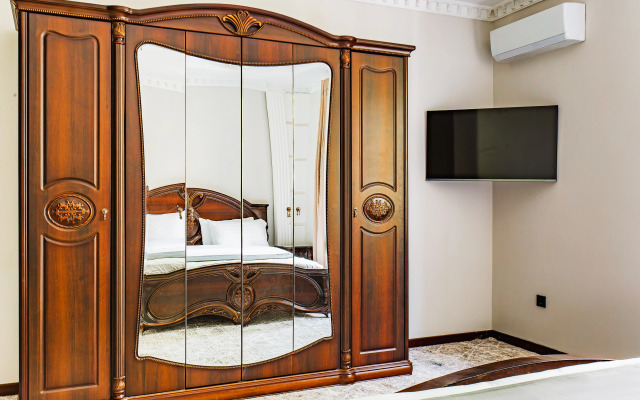 Отель Grand Nur