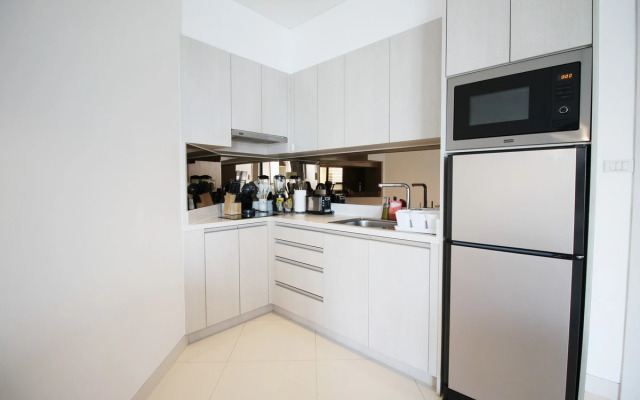 Lakeview 1BR – Laguna Beach Apartments