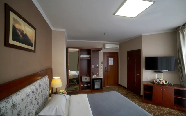 Grand Voyage Hotel