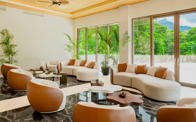 Gardens Hill Resort & Spa Resort