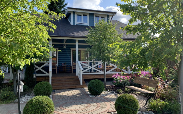 Ryadom s Igoroy Guest House