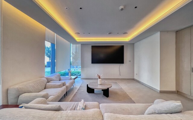 Апартаменты Bright 2BR, Top tower Creek Rise