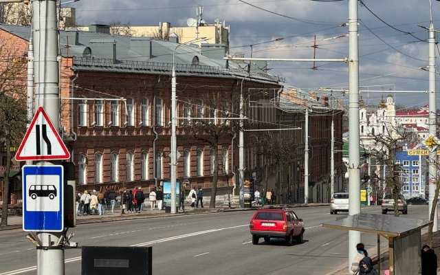 Dvukhkomnatnaya V Samom Tsentre Apartments