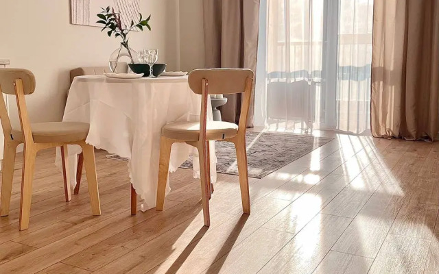 V Novom Dome Ostrovskogo 52 Flat