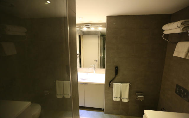 Отель Molton Nisantasi Suites