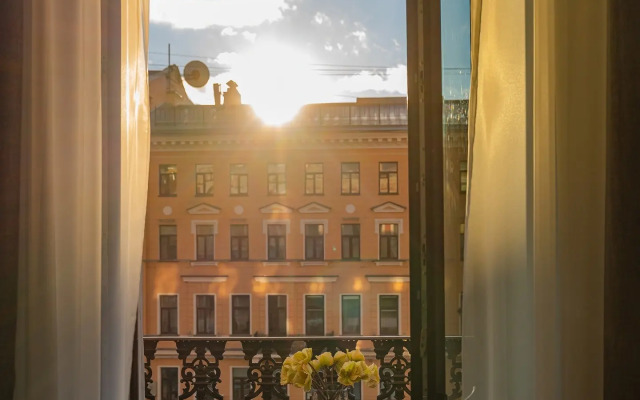 Квартира с балконом на Невский проспект -1