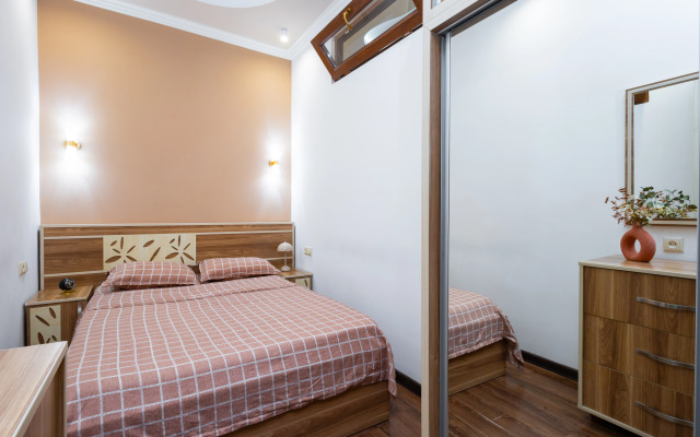 2-K, Ulitsa Amiryana, Am104 Flat