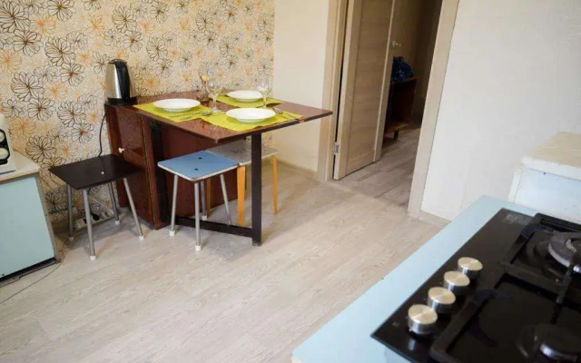 Na Ulitse Stepana Kuvykina, 8 Flat
