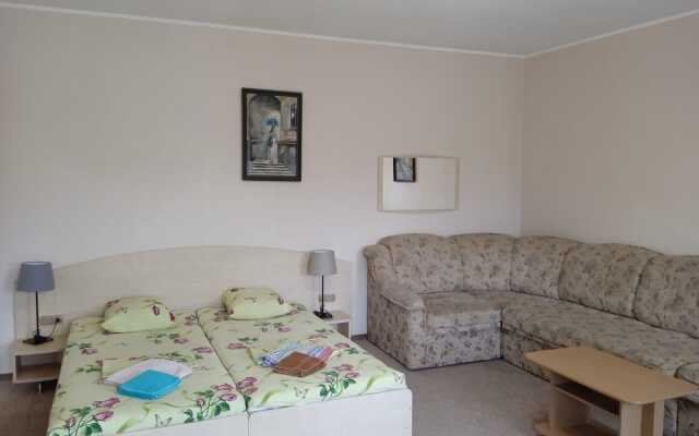 La Rose Guest House