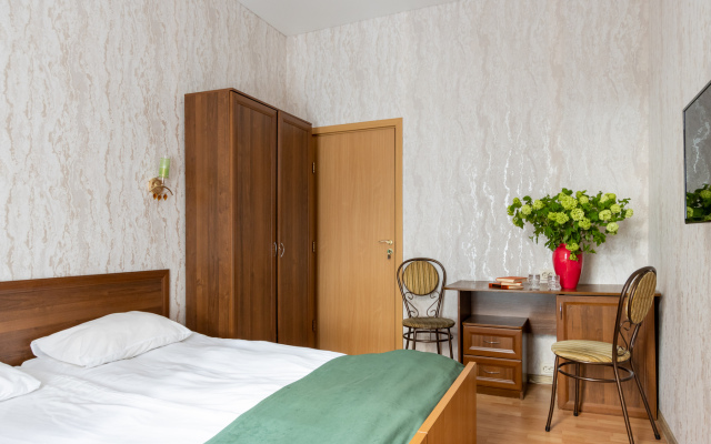 Nomera Na Ploschadi Vosstaniya Guest house