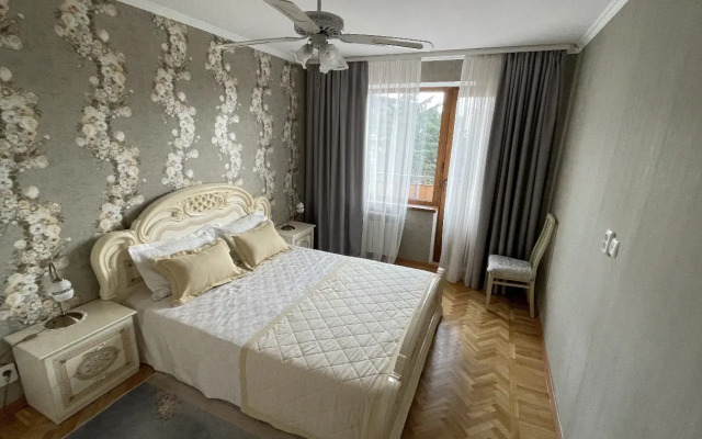 Na Ulitse K. Marksa 15 Apartments