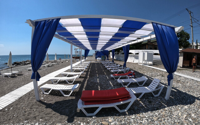 FamilyClub Созвездие - бассейн под облаками