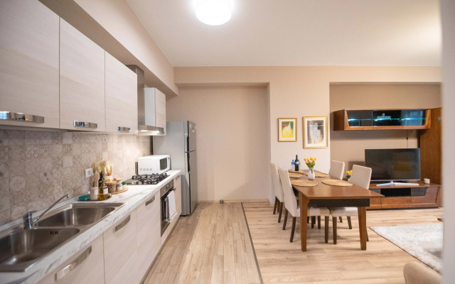 Dlya Semyi v Komplekse s Detskoy Ploschadkoy Apartments