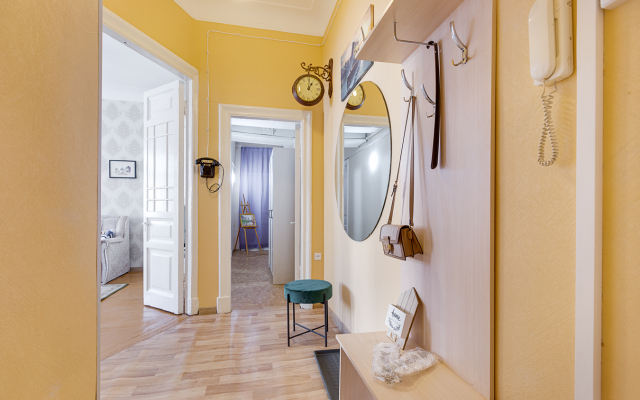 U Avrory VPiter na sutki Apartments