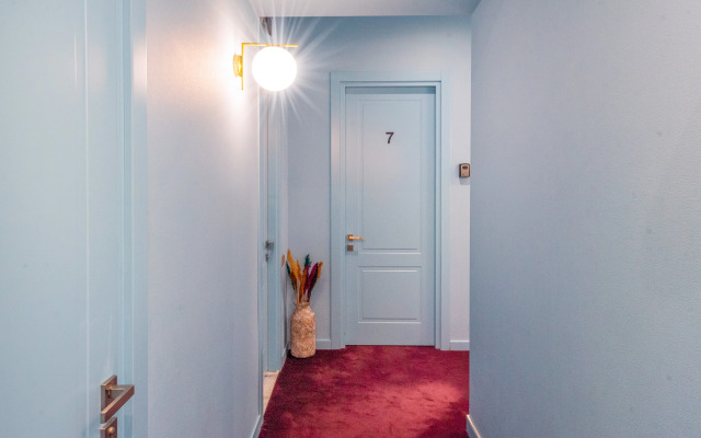 HB Freeze Inn Mini hotel