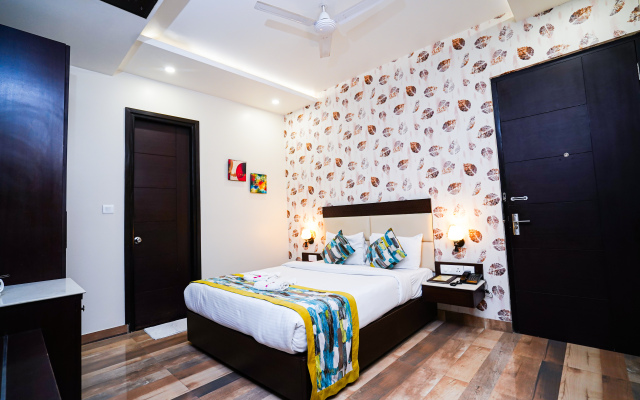 The Golden Apple Hotel