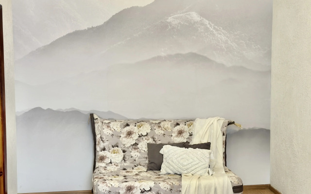 Квартира ArtHouse Dombay 1