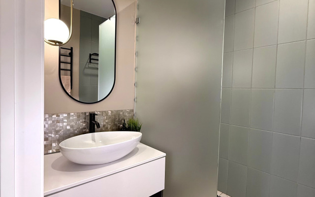 Апартаменты Новая Дизайнерская Квартира в Центре Костромы с 2 Спальнями