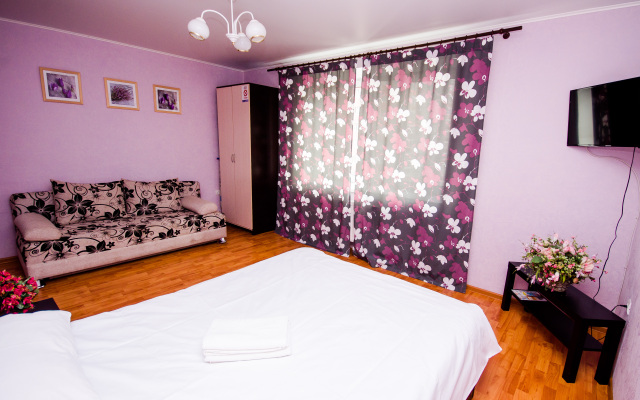 Kvartirnyij Vopros Na Artema 64 Apartments