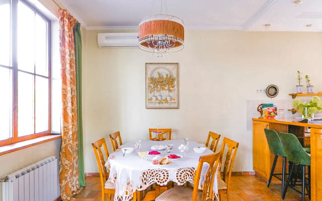 Bely Kottedzh Private House
