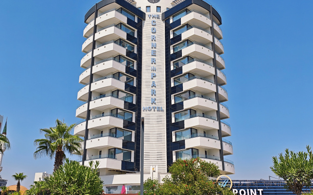 The Corner Park Hotel - Image 4