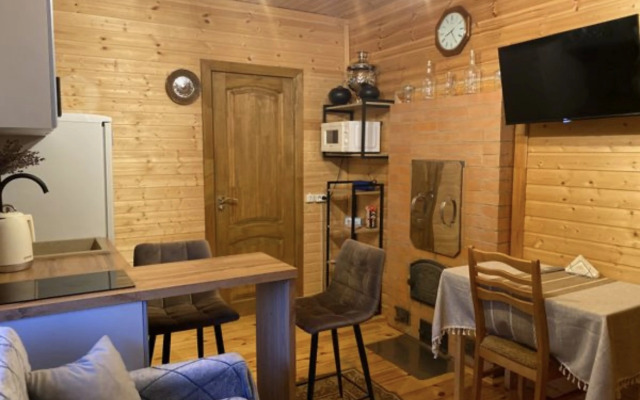 Частный дом у речки для семейного отдыха