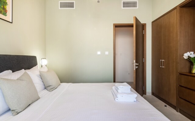 Апартаменты Bright 2BR, Top tower Creek Rise