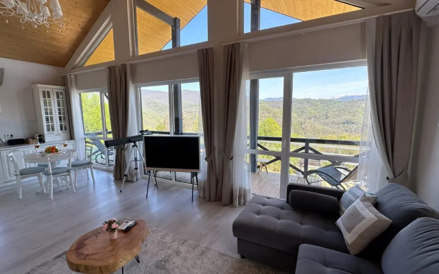 S Panoramnym Vidom Na Gory Private House