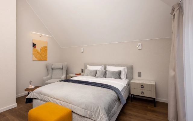 S Podogrevaemym Basseynom I 6 Spalnyami Villa