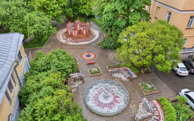 Апартаменты MyHomeYourHome на Чайковского 2\7