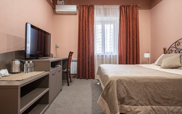 Ani Hotel