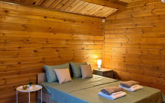 Guest house Mayak Village