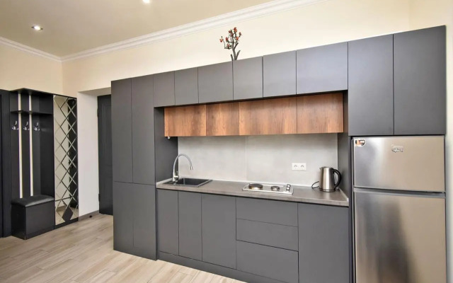2-K, Ulitsa Amiryana, Am713 Flat