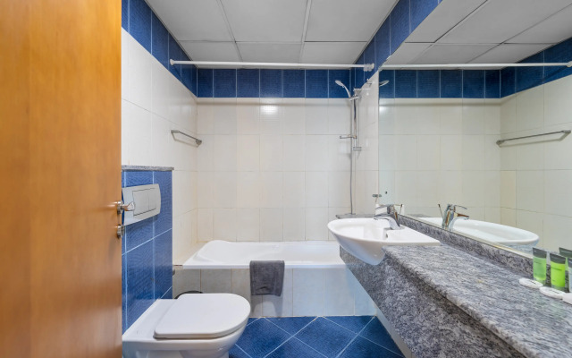 Marcopolo - Lavish 2BR next to Metro & Tram Apartments