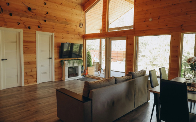 V Sosnakh Den Private house
