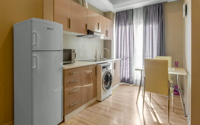 Отель Diplomat Suites