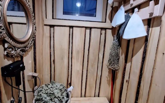 Частный дом в Заветах Ильича с розовой гостиной