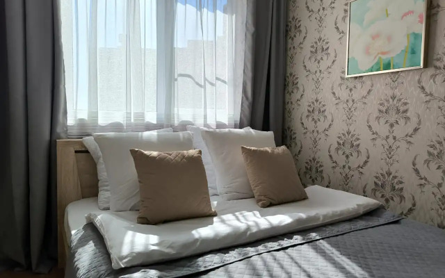 Flower Apartment