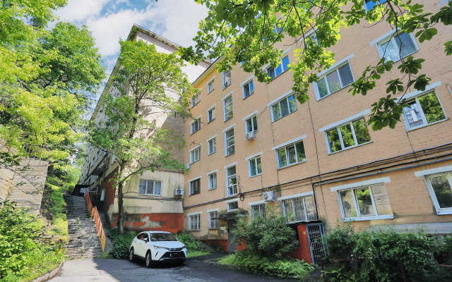 Na Sukhanova 11 Apartments