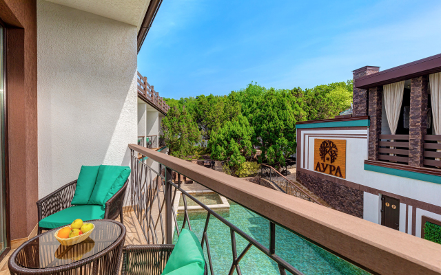 Aura Hotel