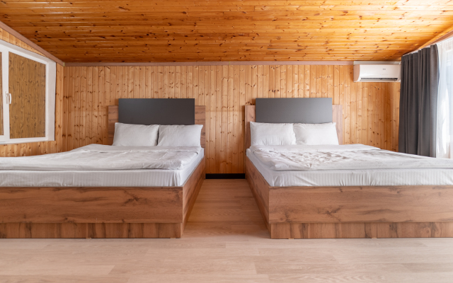 Maksim Park-Loo Hotel