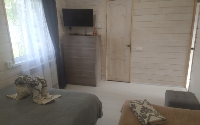 Частный дом Тихий Уголок 1