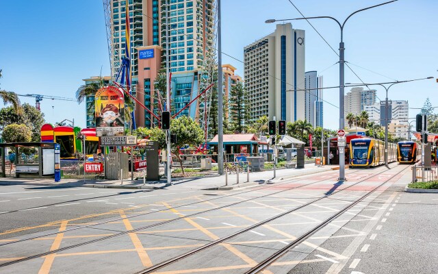Upscale In Surfers Paradise Apartments