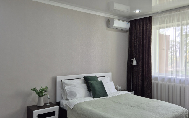 93 Na Prospekte Miru 4 Apartments