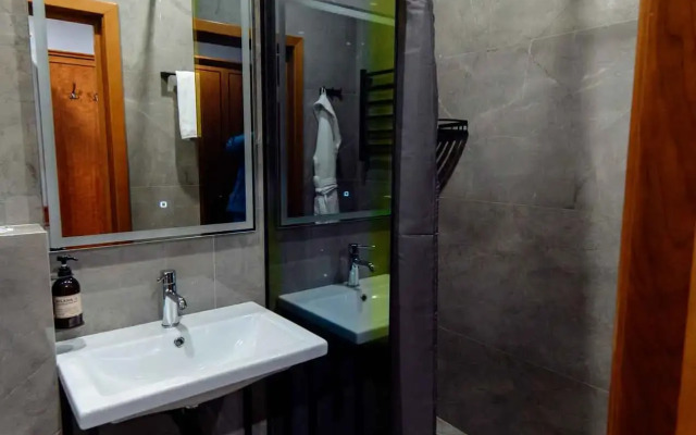 Medvezhij Ugol Hotel