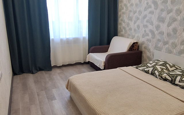 Semeynaya Dvukhkomnatnaya U Aeroporta Tolmachevo Do 7 Chelovek Flat