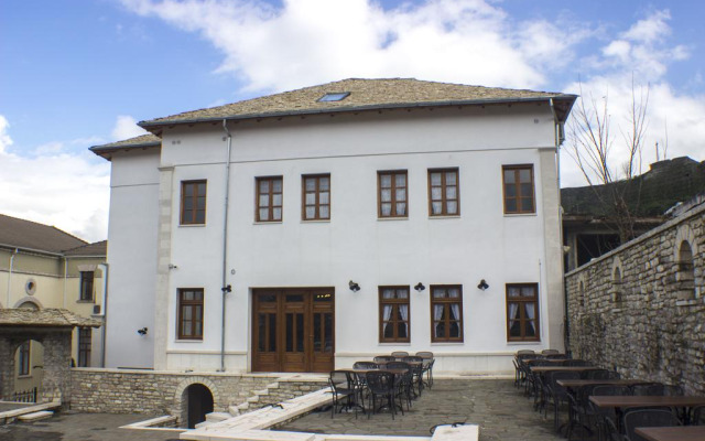 Bineri Hotel