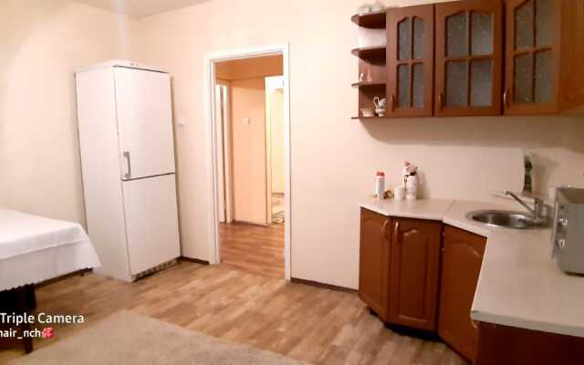 Tryokhkomnatnaya Na Zyabi Apartments