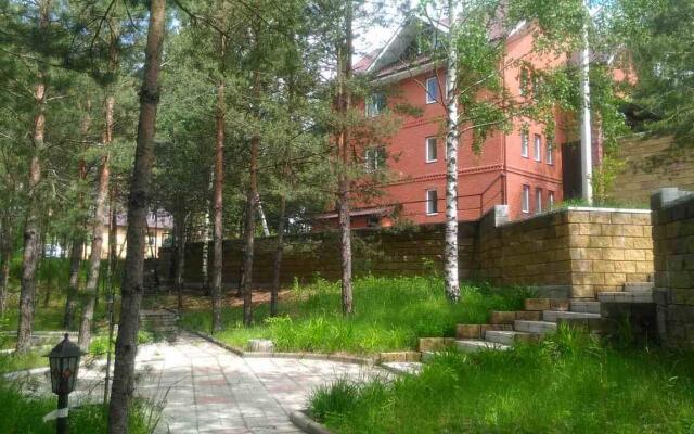 Sosnovaya Alleya V Dyadykino Guest House