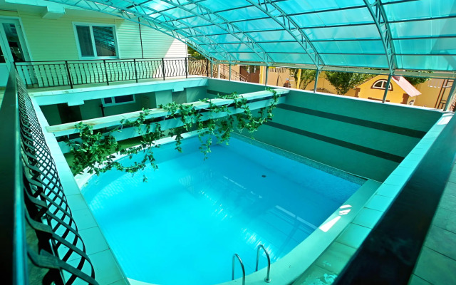 Tri Bogatyirya Guest House